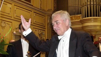 Zomrel svetoznámy český dirigent Libor Pešek. Preslávil sa ako šéfdirigent liverpoolského orchestra