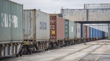 Nákladné vlaky začínajú obchádzať Slovensko, upozorňuje Asociácia železničných dopravcov