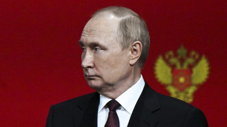 Putin na samit G20 nepríde, obáva sa atentátu, tvrdí jeho exporadca. Tvrdo okomentoval stiahnutie Rusov z Chersonu
