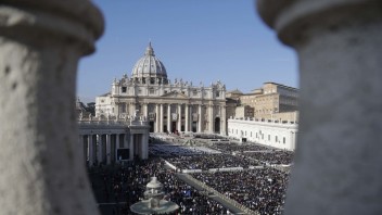 Francúzsky kardinál sa priznal k zneužitiu maloletého dievčaťa. Vatikán ho bude vyšetrovať