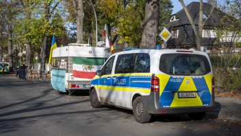 Muž v Berlíne útočil nožom na iránskych aktivistov. Demonštrovali za demokraciu