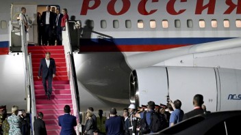 Na Bali priletel už aj Lavrov, na summite G20 bude namiesto Putina reprezentovať Rusko