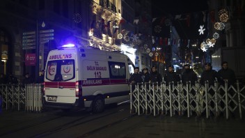 Zadržali osobu zodpovednú za bombový útok v Istanbule. Má ísť o Sýrčanku s kurdským výcvikom