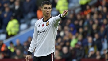 Ronaldo nešetrí kritikou na vedenie Manchestru United. Snažia sa ma vyštvať z klubu, povedal