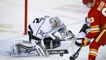 NHL: Ružička sa blysol gólom a asistenciou, Calgary zvíťazilo nad Los Angeles