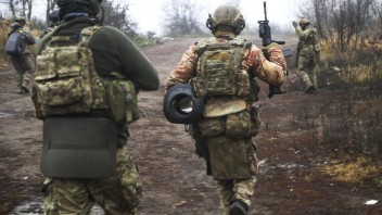 Na Ukrajine je pre vojnu zamínovaných približne 30 percent územia, oznámil Kyjev