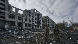 ONLINE: Rusko vypálilo na Ukrajinu okolo 70 striel, európske mestá jej darujú generátory