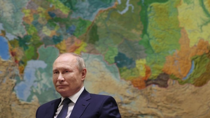 Stíhanie Putina by bolo podľa odborníkov právne problematické, píše EUObserver