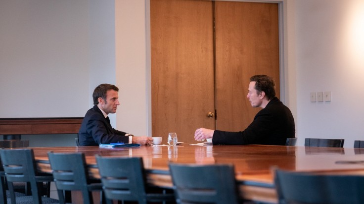 Macron sa stretol s Muskom. Francúzsky prezident vyjadril obavy nad moderovaním obsahu na Twitteri