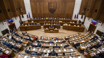 Obávam sa o stav demokracie po najbližších parlamentných voľbách, vyhlásil politológ Tomáš Jahelka