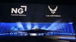 FOTO: Pentagón predstavil nový bombardér B-21 Raider