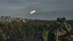 Ukrajinské letectvo tvrdí, že v pondelok zostrelilo viac ako 60 ruských rakiet