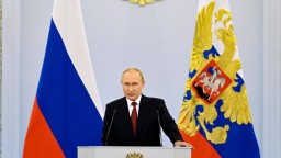Organizovanie protestov v Rusku sa naďalej sťažuje. Putin podpísal nový zákon
