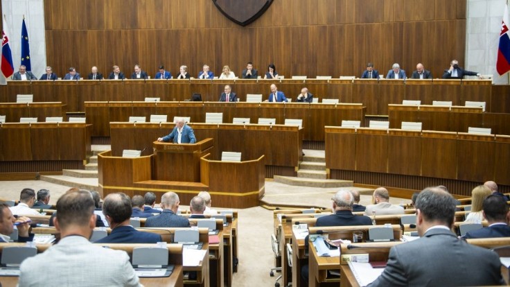 Parlament odmietol novelu zákona o miestnych daniach a miestnom poplatku