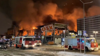 VIDEO: Nákupné stredisko na okraji Moskvy zachvátil požiar. Vyžiadal si jednu obeť, príčinu zisťujú