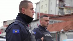 Srbsko zvažuje nasadenie svojich vojakov v Kosove, uviedla premiérka