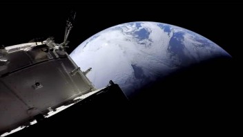 NASA hlási úspech misie Artemis. Modul Orion obletel Mesiac a vrátil sa na Zem