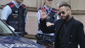 Neymar si môže vydýchnuť. Španielsky súd ho oslobodil v procese podvodu