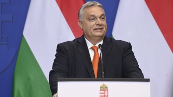 Tri miliardy dolárov stáli proti trom miliónom voličov. Maďari odmietli ľavicu financovanú dolármi, povedal Orbán