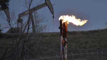 Ceny ropy vzrástli o takmer tri percentá, dôvodom je pokles rezerv v USA