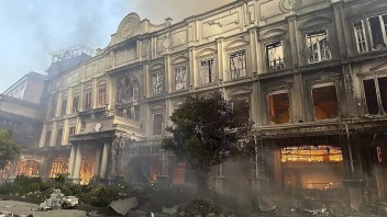 V kambodžskom hoteli s kasínom vypukol požiar. O život prišlo najmenej 19 ľudí