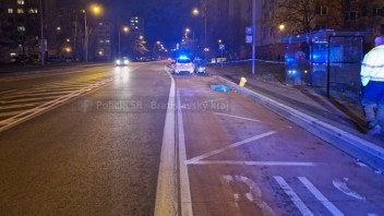 Tragédia v Bratislave. Polícia vyšetruje úmrtie pri otočisku autobusov