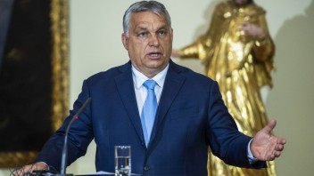 Orbán navštívil Slovensko. V Lučenci sa zúčastnil na pohrebe Miklósa Duraya