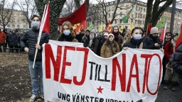 Vzťahy Štokholmu a Ankary sú napäté. Aktivista vo Švédsku spálil korán
