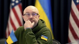 Ukrajinský minister obrany odmietol tvrdenia o korupcii, prisľúbil spoluprácu vo vyšetrovaní