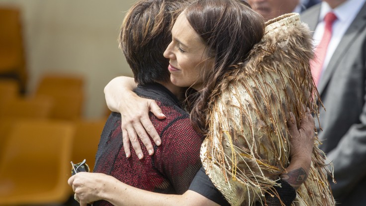 FOTO: Ardernová previedla Nový Zéland teroristickým útokom i pandémiou s dieťaťom v náručí