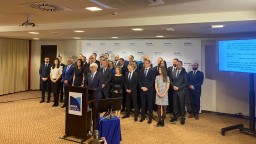 FOTO: Dzurinda predstavil politický projekt Modrá koalícia. Slovensko potrebuje nový impulz, povedal