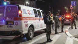 Terorista útočil v Jeruzaleme, zastrelil sedem ľudí, keď vychádzali zo synagógy