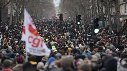 Francúzsko čaká druhý štrajk proti dôchodkovej reforme, v pohotovosti sú tisícky policajtov