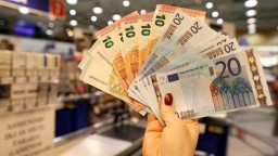 Štátny rozpočet Slovenska vykázal prebytok takmer 60 miliónov eur, príjmy stúpli o pätinu
