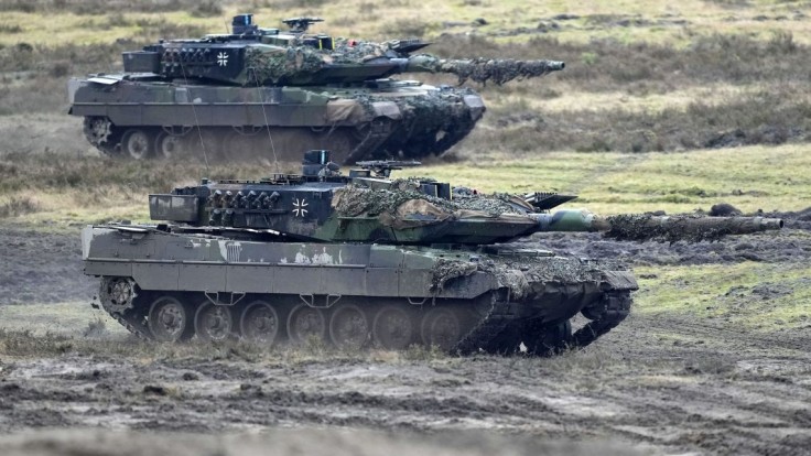 Belgická firma roky skupovala tanky, teraz ich chce vidieť na Ukrajine, píše The Guardian