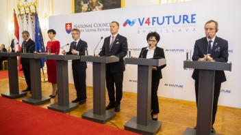 Šéfovia parlamentov V4 sa stretli na Bratislavskom hrade. Zdôraznili podporu Ukrajine i potrebu ochrany hraníc