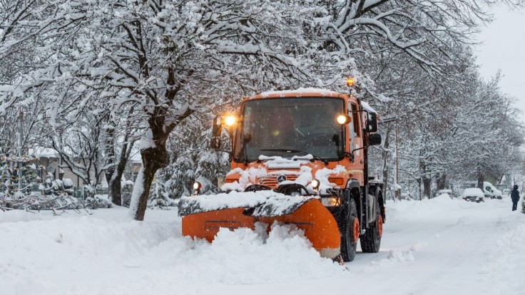 V Žiline trvá mimoriadna situácia, dopravu komplikuje sneženie a silný vietor