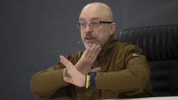 Reznikov ohlásil audit pre korupčné škandály na Ukrajine, svoje odstúpenie nepotvrdil