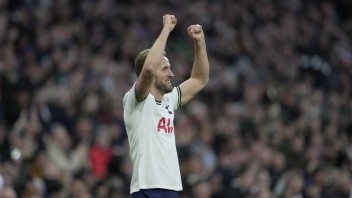 Tottenham zdolal Manchester City gólom rekordéra Kanea, pomohol Arsenalu