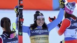 Talianska lyžiarka Brignoneová získala zlatú medailu z kombinácie, Shiffrinová nedokončila slalomovú časť
