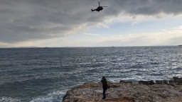 Pri pobreží Grécka sa potopila ďalšia loď. O život prišli traja ľudia, desiatky zostali nezvestní
