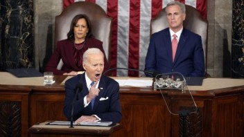 Biden vystúpil v Kongrese. Demokracia v USA je po útoku na Kapitol doráňaná, ale nezlomená, povedal v prejave