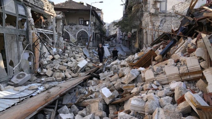 FOTO: Bilancia stále rastie. Počet obetí zemetrasenia v Turecku a Sýrii presiahol 51-tisíc