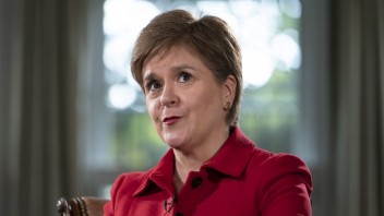 Škótska premiérka Sturgeonová odstúpila, funkciu vykonávala viac ako osem rokov