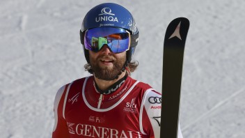 Schwarz vedie po prvom kole obrovského slalomu na MS