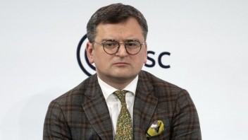 Ukrajinský minister zahraničných vecí Kuleba si je istý, že jeho krajina od spojencov dostane stíhačky