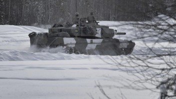 Varšava dodala Ukrajine zvyšných desať tankov Leopard 2, potvrdil poľský minister obrany