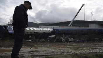 Tragédie pomohli znížiť napätie. Vzťahy Grécka a Turecka sa po zemetrasení a zrážke vlakov uvoľnili