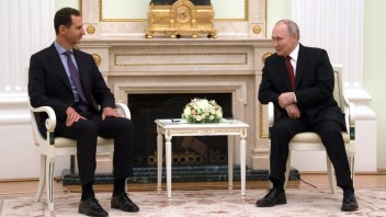 Sýrsky prezident pri stretnutí s Putinom podporil vojnu na Ukrajine, označil ju za boj s nacistami