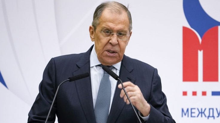 Dodanie uránovej munície Kyjevu by bolo vážnou eskaláciou konfliktu, varoval Lavrov